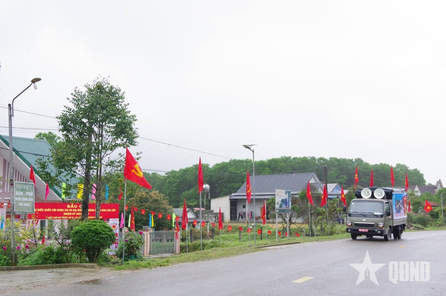 Đưa kiến thức bầu cử đến với đồng bào vùng biên